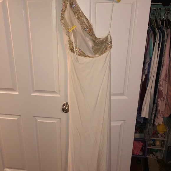PROM DRESS - Picture 3 of 6